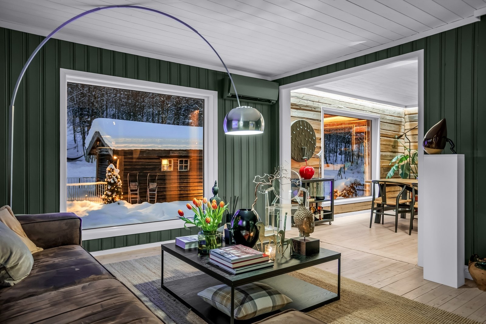 Boligen er en vellykket kombinasjon av moderne løsninger og tradisjonell sjarm. Galleribilde