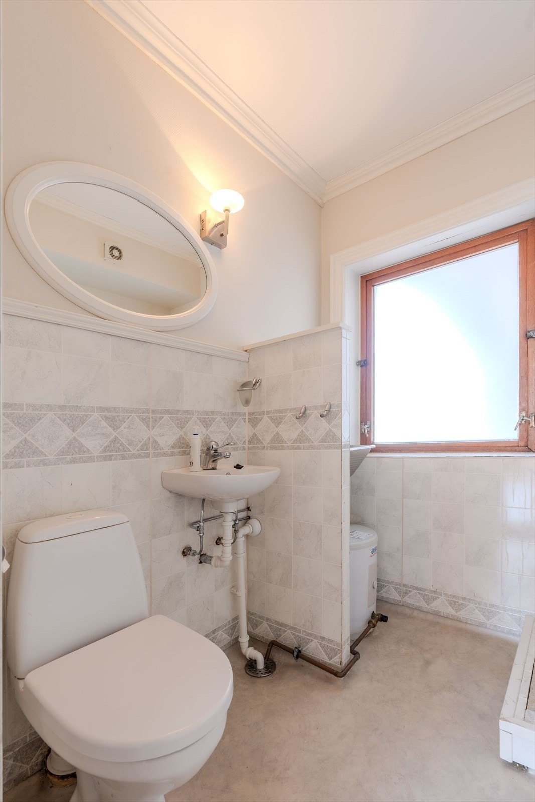 Bad 2 med opplegg til vaskemaskin Galleribilde