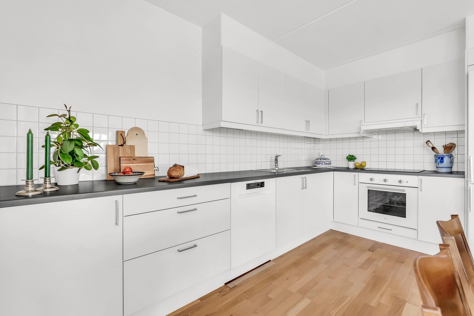 Kjøkkenet fra en annen vinkel. Galleribilde