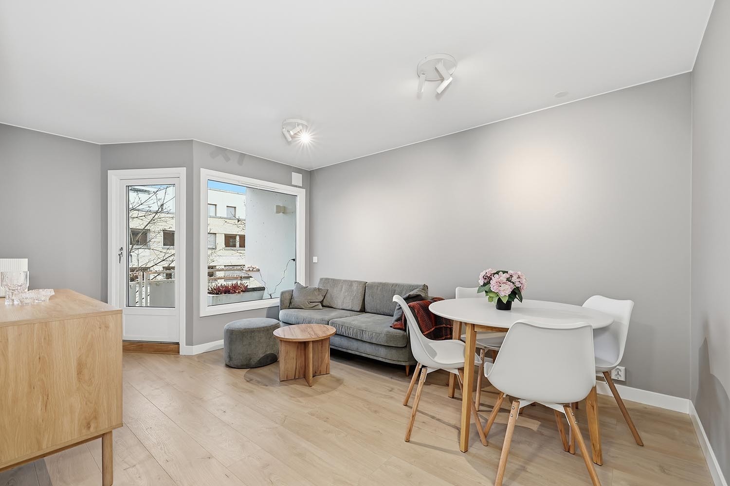 Adgang til balkong fra stuen. Galleribilde