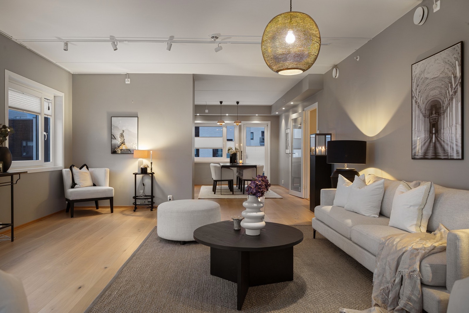 Videre inn til kjøkkenet. Galleribilde