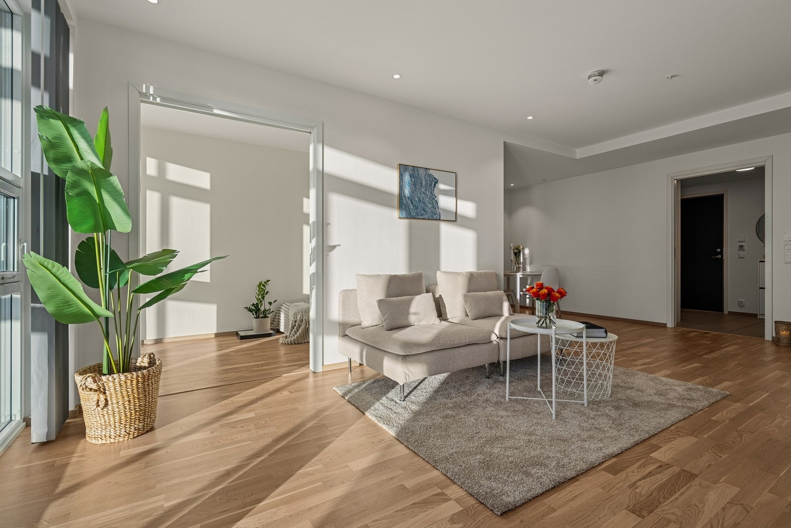 Leiligheten har lave, forutsigbare felleskostnader på kr. 2 392,- pr. mnd., og energiklasse B - som hos flere banker gir gunstige grønt boliglån. Galleribilde