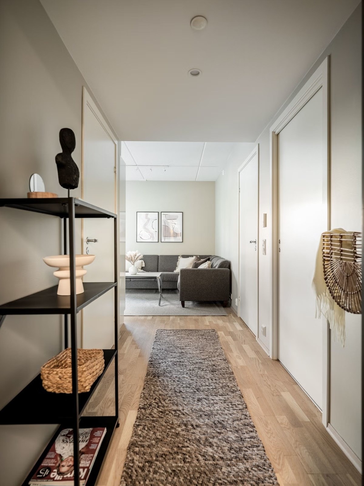 Entreen er på 3,5m² tilknyttet til en praktisk innvendig bod på 4,2m² Galleribilde