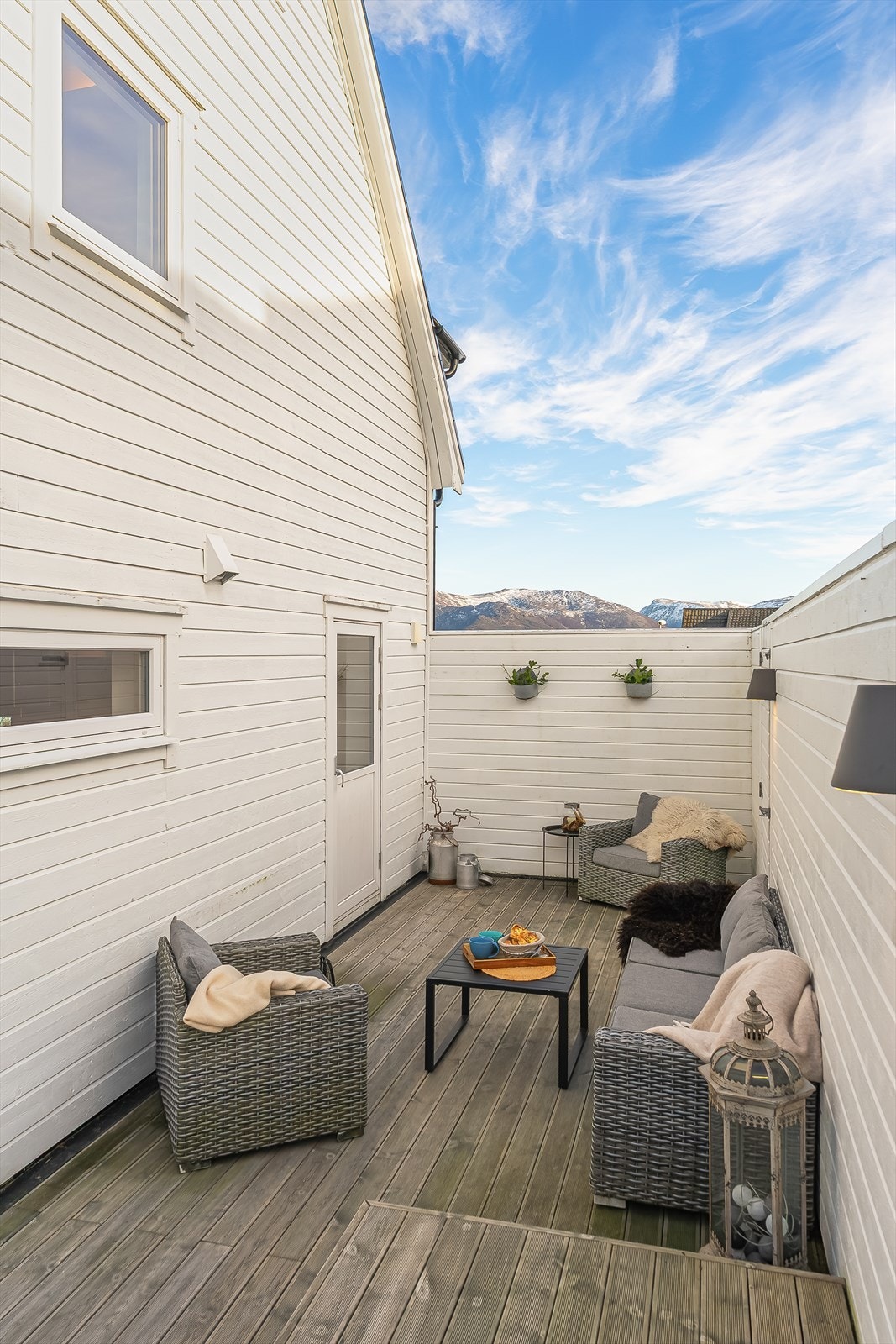 Usjenert veranda Galleribilde