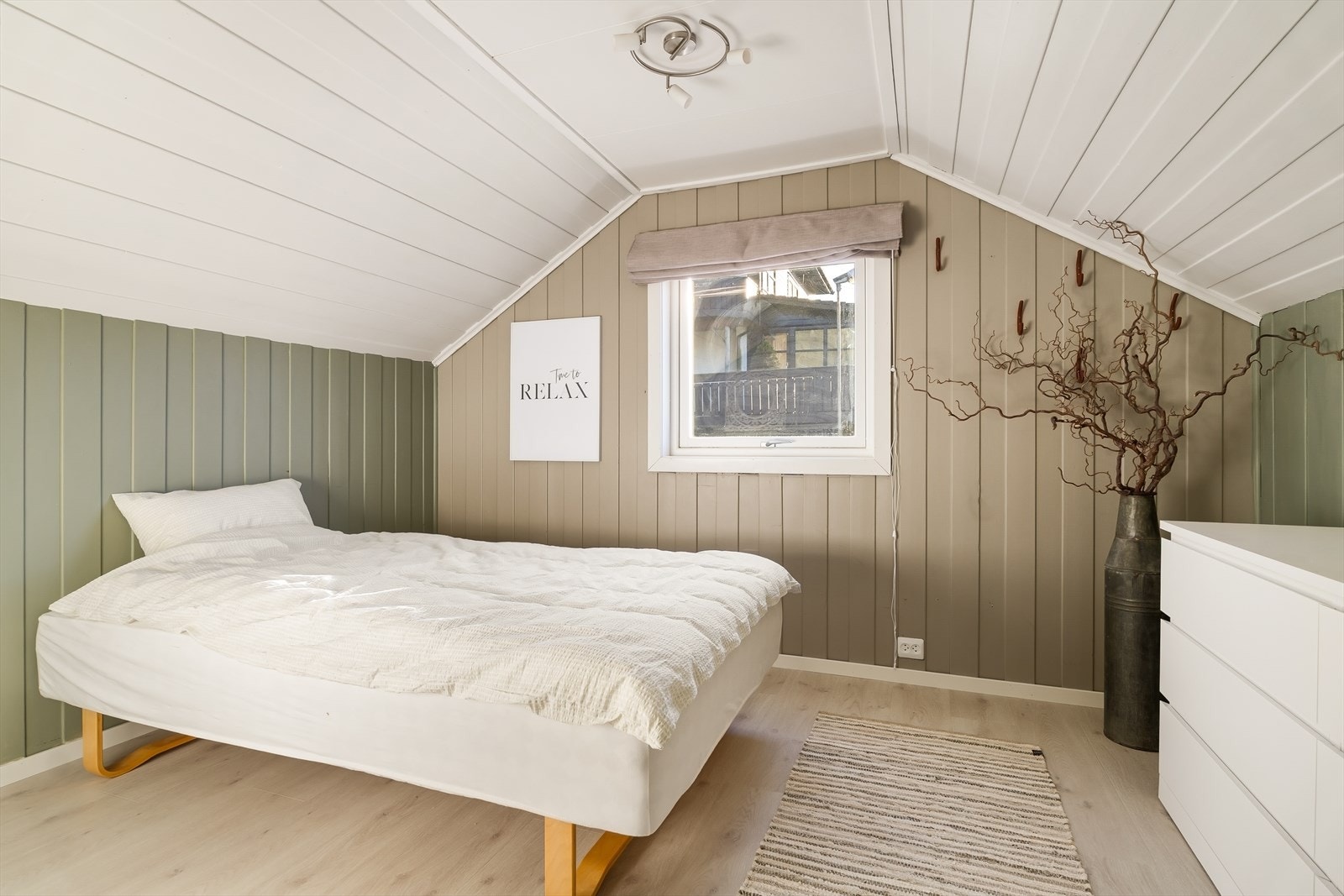 Rom innredet til soverom. Galleribilde