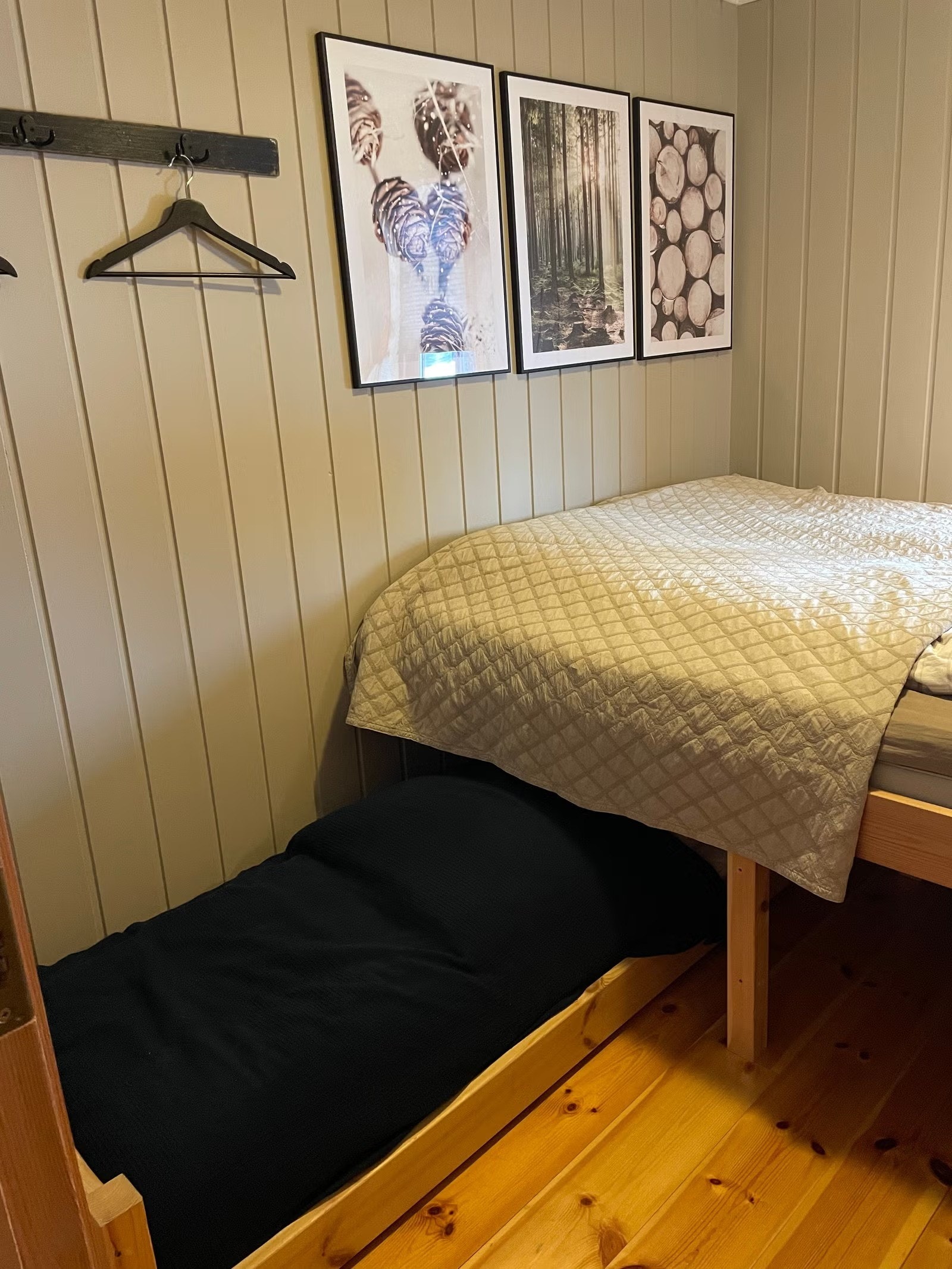 Soverom 2 med underkøye som kan skyves delvis under seng Galleribilde