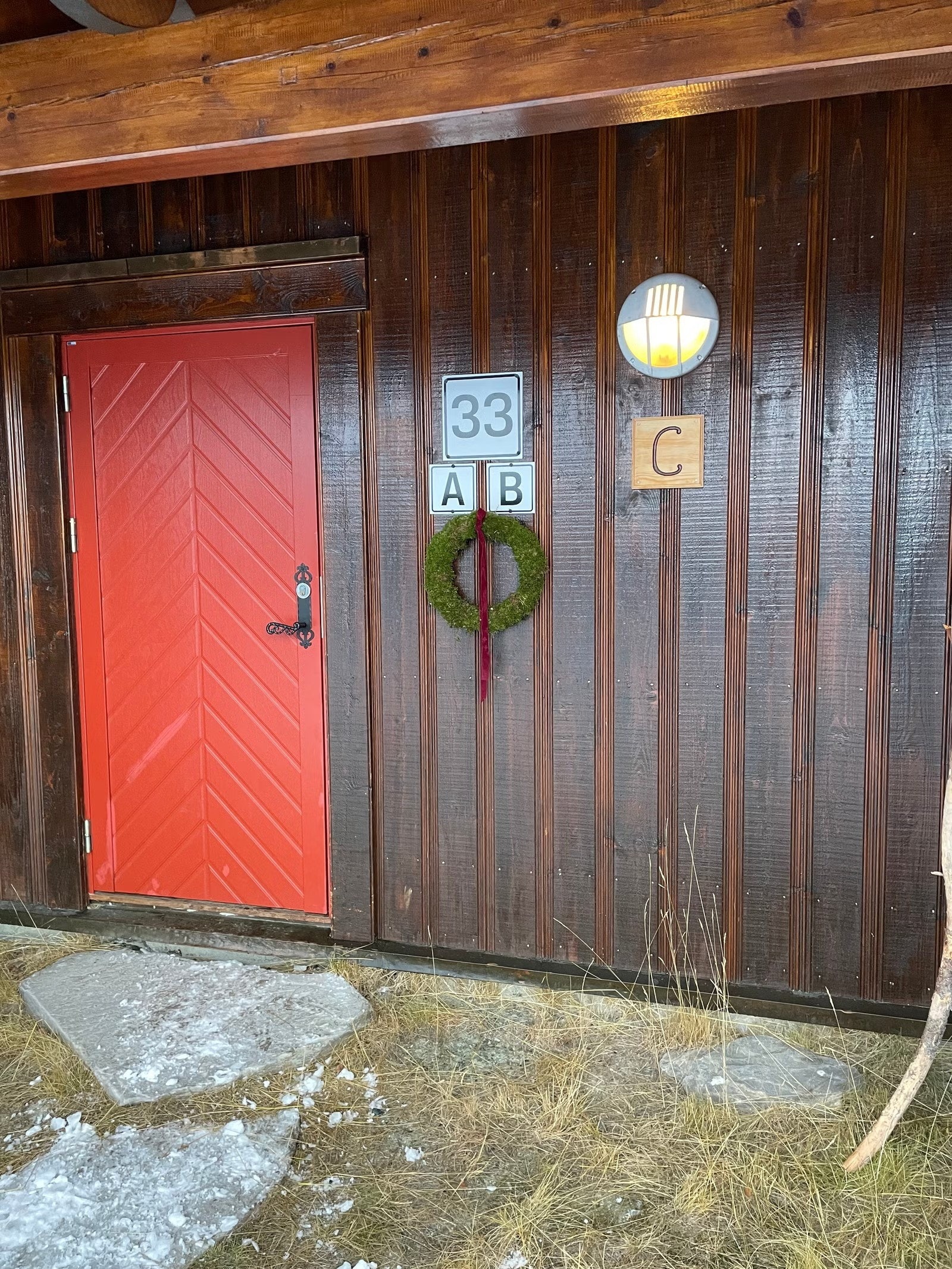 Inngangsparti, leiligheten ligger på høre side Galleribilde