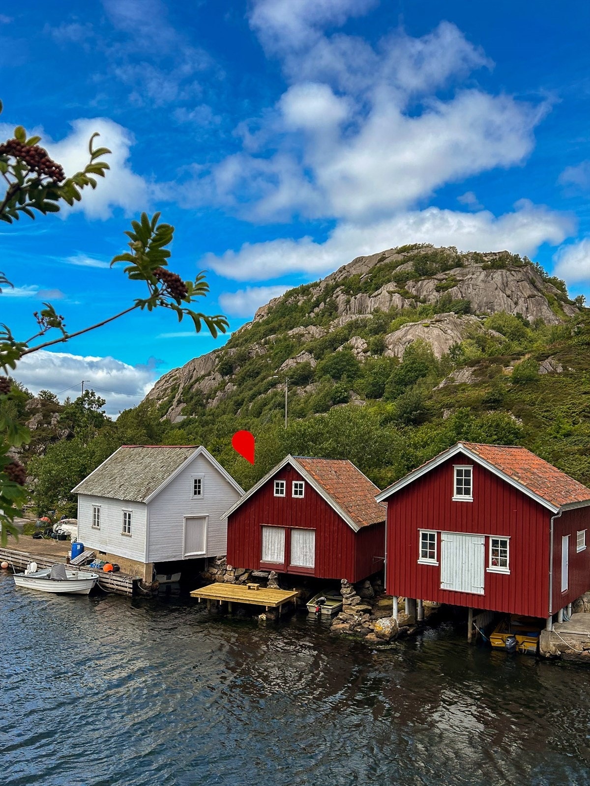 Med eiendommen følger båtnaust! Galleribilde