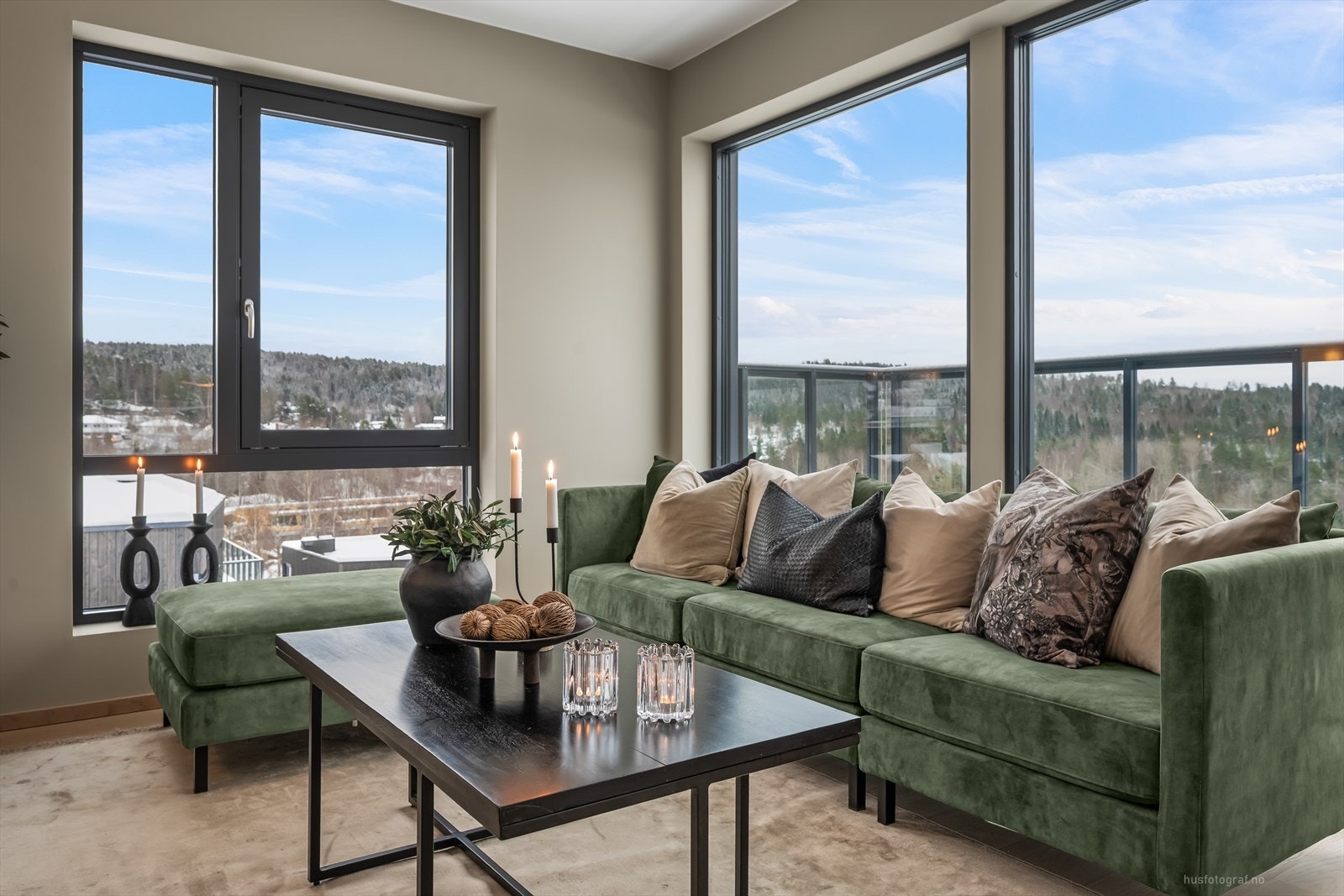 Vannbåren gulvvarme og balansert ventilasjon gir komfortabel og energieffektiv oppvarming. Galleribilde