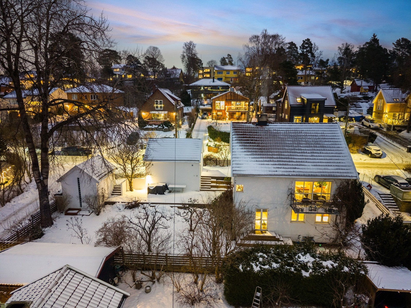 Enebolig med flott beliggenhet i rolig og barnevennlig villaområde. Galleribilde