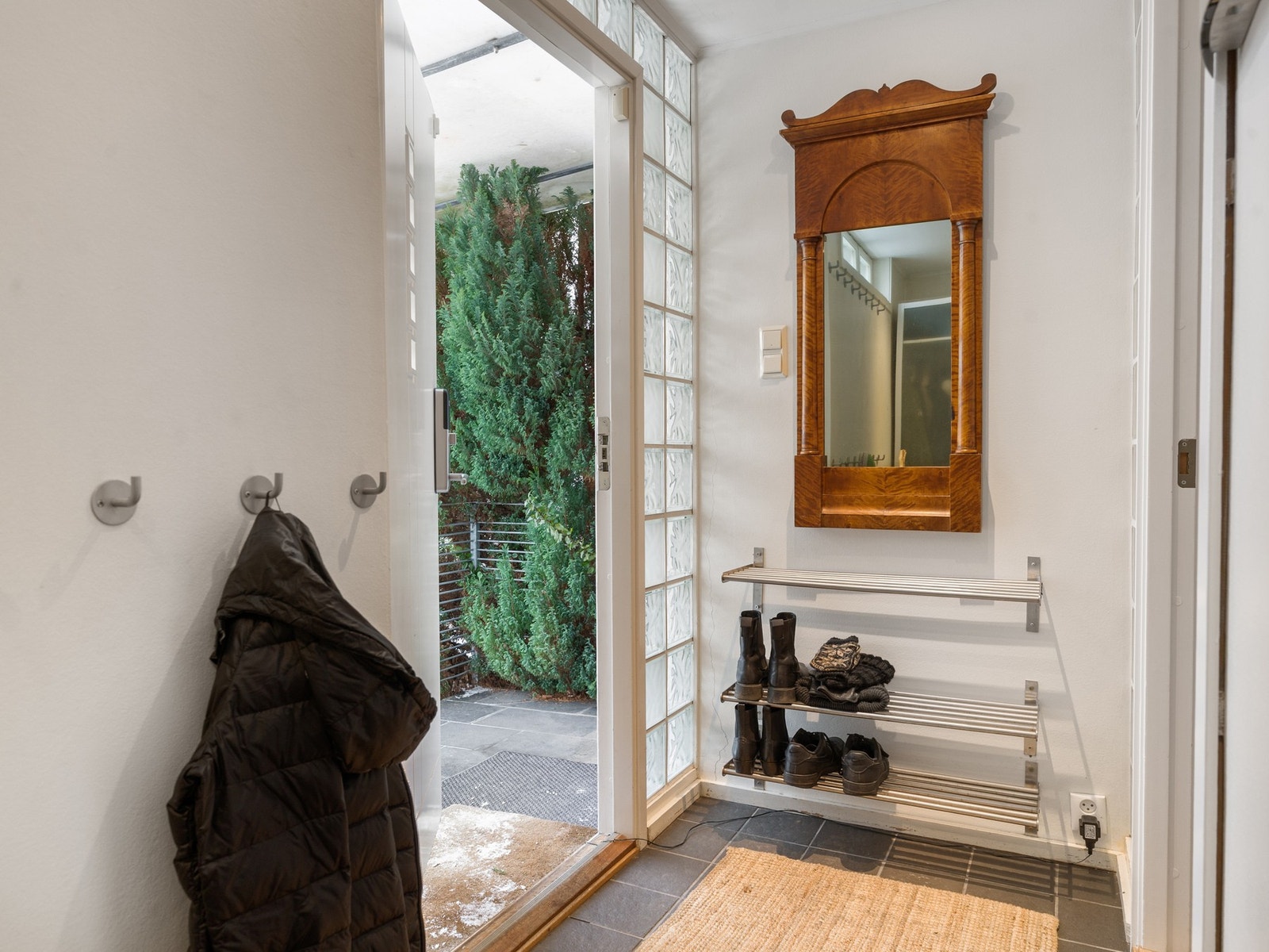 Entré. Galleribilde