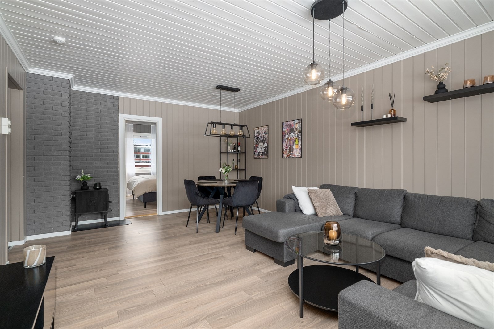 Kabel tv og internett er inkludert i felleskostnader og leveres av Viken fiber. Galleribilde