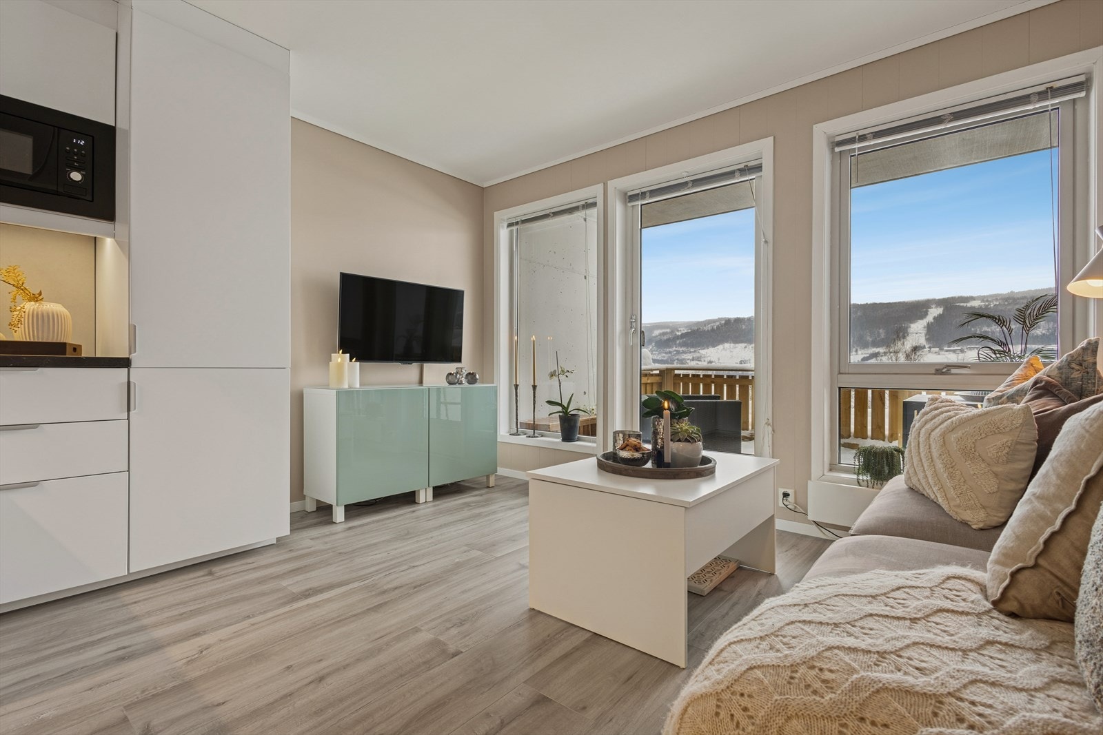 Kabel-tv og internett er inkludert i fellesutgiftene. Galleribilde