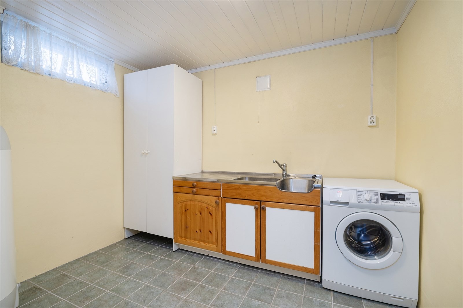 Vaskerom (TG3). Galleribilde