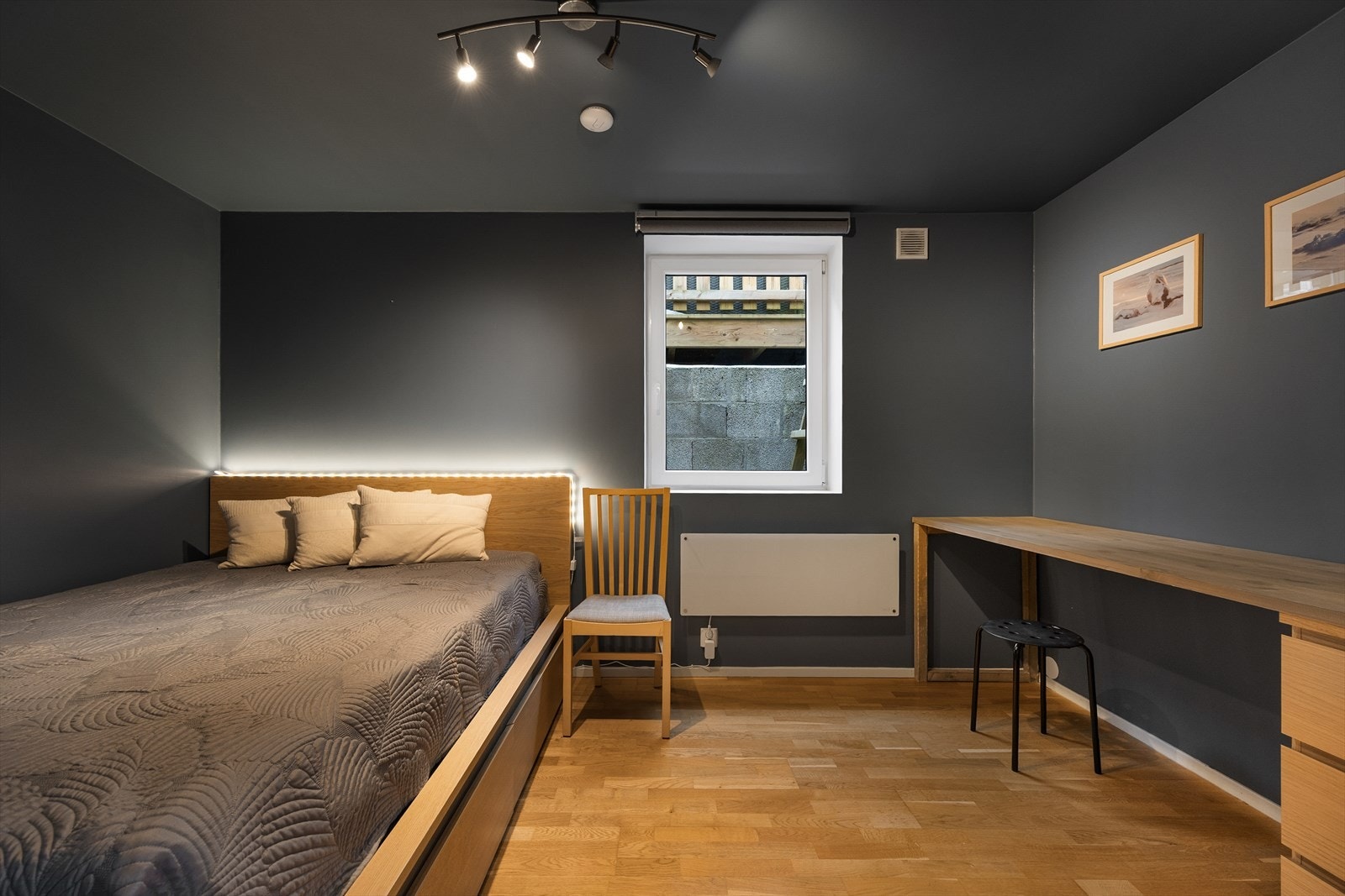 Soverom i underetasjen av god størrelse. Galleribilde