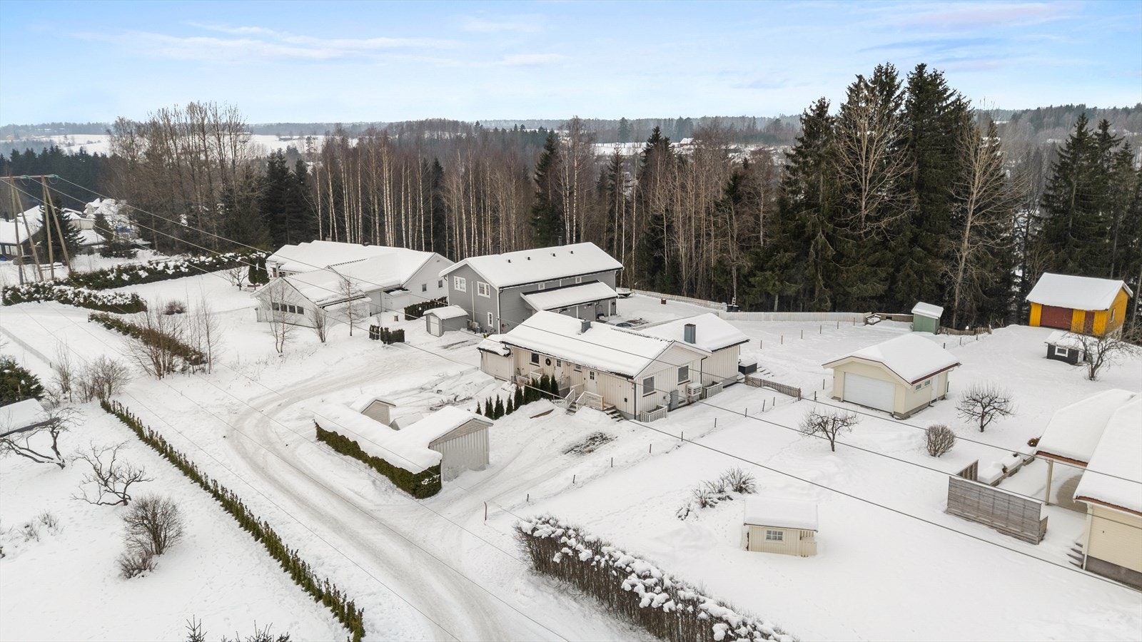 Oversiktsbilde. Boligen har en fin intern beliggenhet i et attraktivt og barnevennlig boligområde. Galleribilde