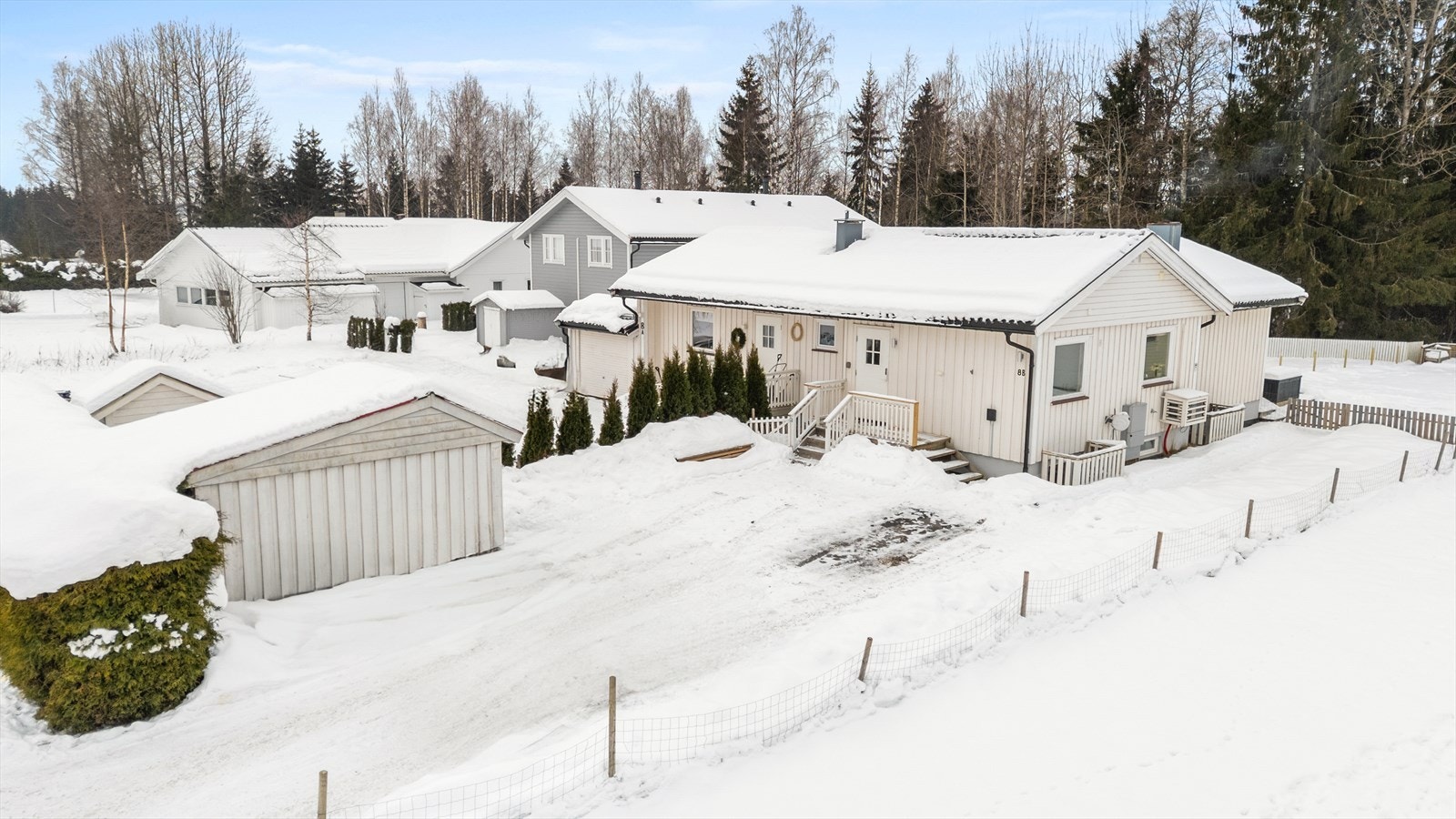 Velkommen til Trollringen 8 B! En fin halvpart tomannsbolig med første etasje og kjeller. Foto: Espen Edin. Galleribilde