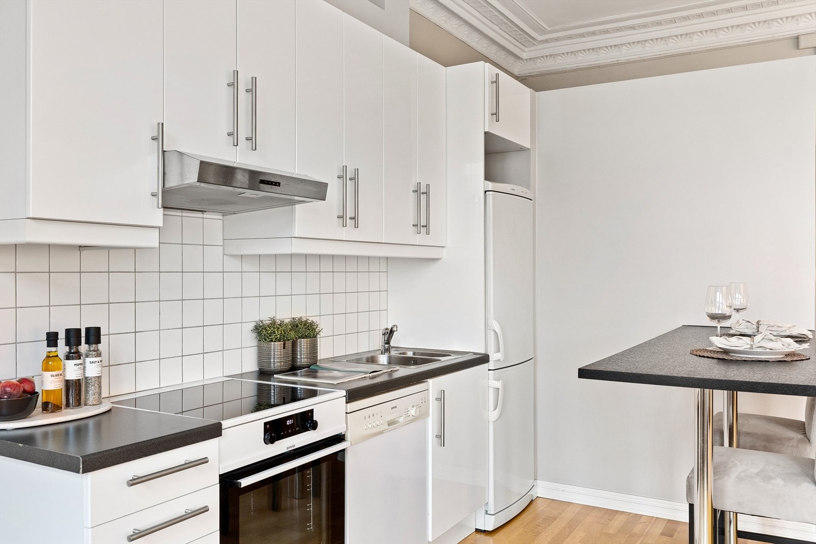 Det er også en hyggelig liten spiseplass, perfekt for frokost og morgenkaffen. Galleribilde