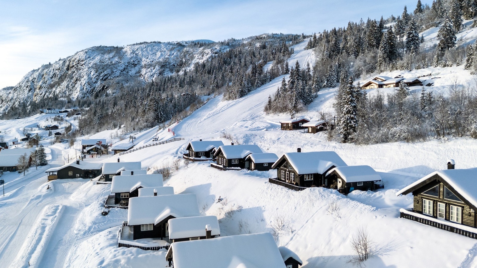 Fra eiendommen er det umiddelbar nærhet til alpinsenteret som byr på egen barnebakke og tubing-bane med transportbånd Galleribilde