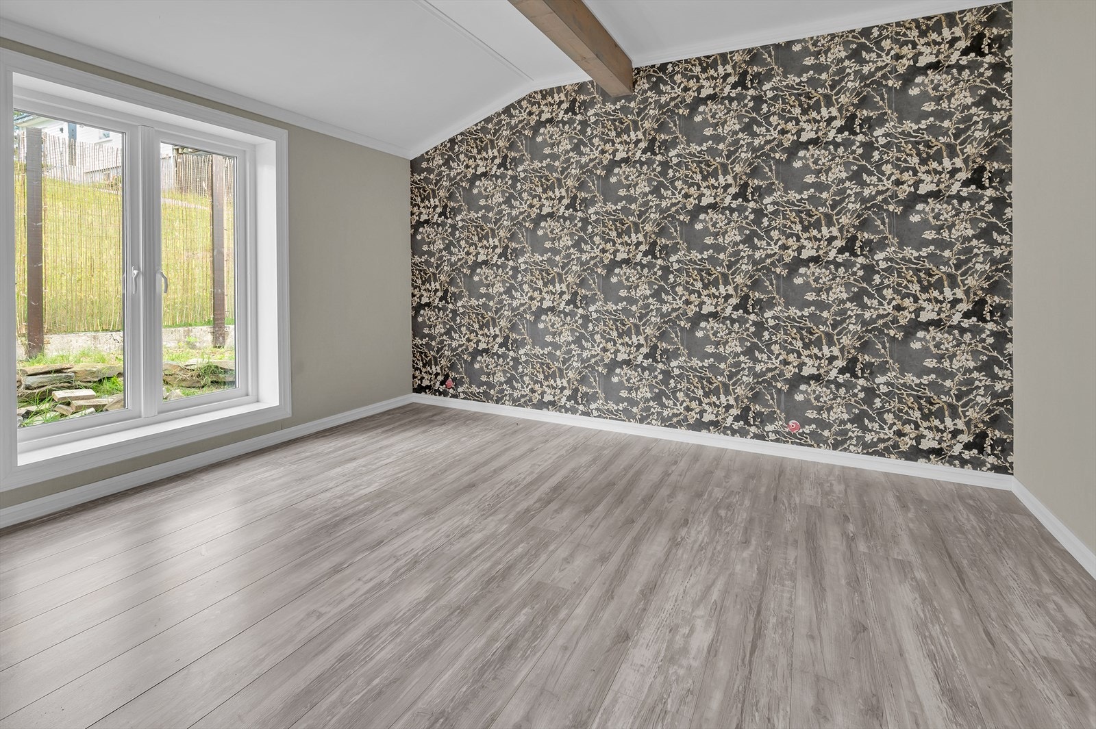 Soverom i hybel. Galleribilde