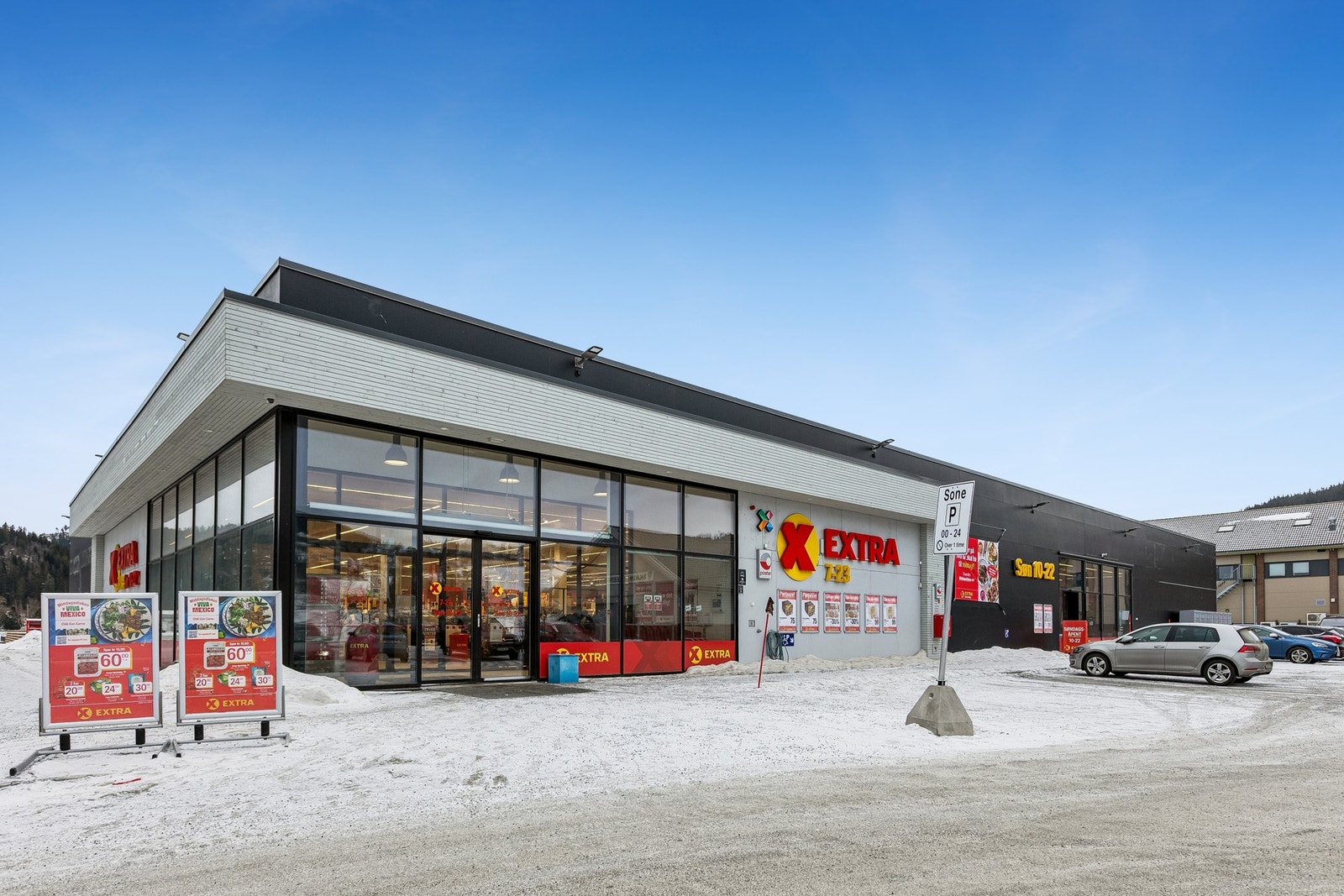 Gangavstand til både dagligvarebutikk, sjøen og båthavn med fine turområder. Galleribilde