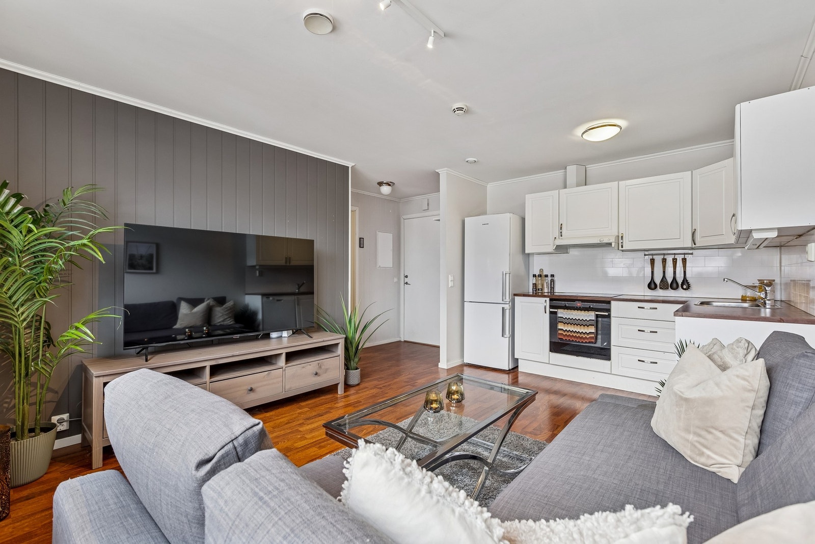 Eiendomsmegler 1 ved Martin Antonsen ønsker velkommen til Gammelvegen 2! Foto: Robin Hope Syrstad (EFKT) Galleribilde