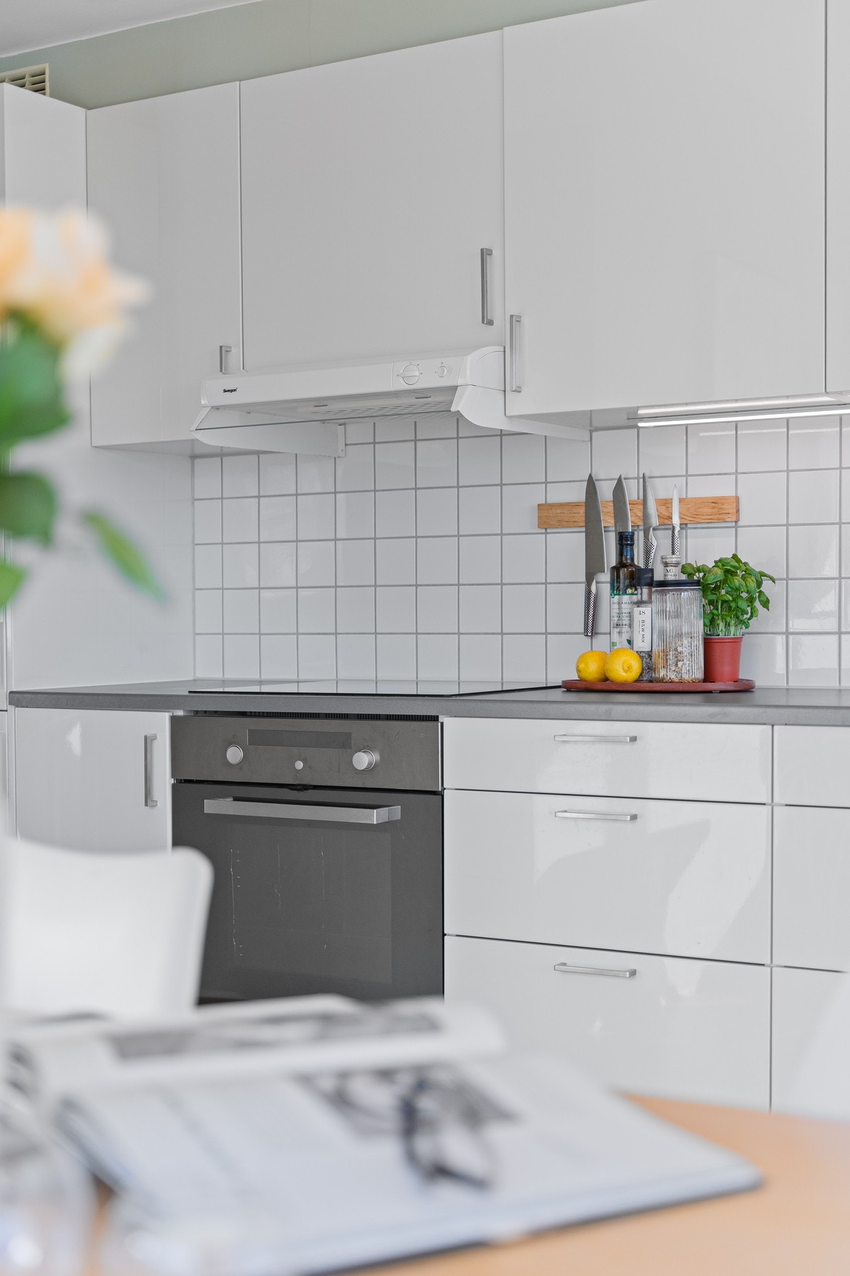 Integrerte hvitevarer. Frittstående oppvaskmaskin fra ca. 2019. Galleribilde