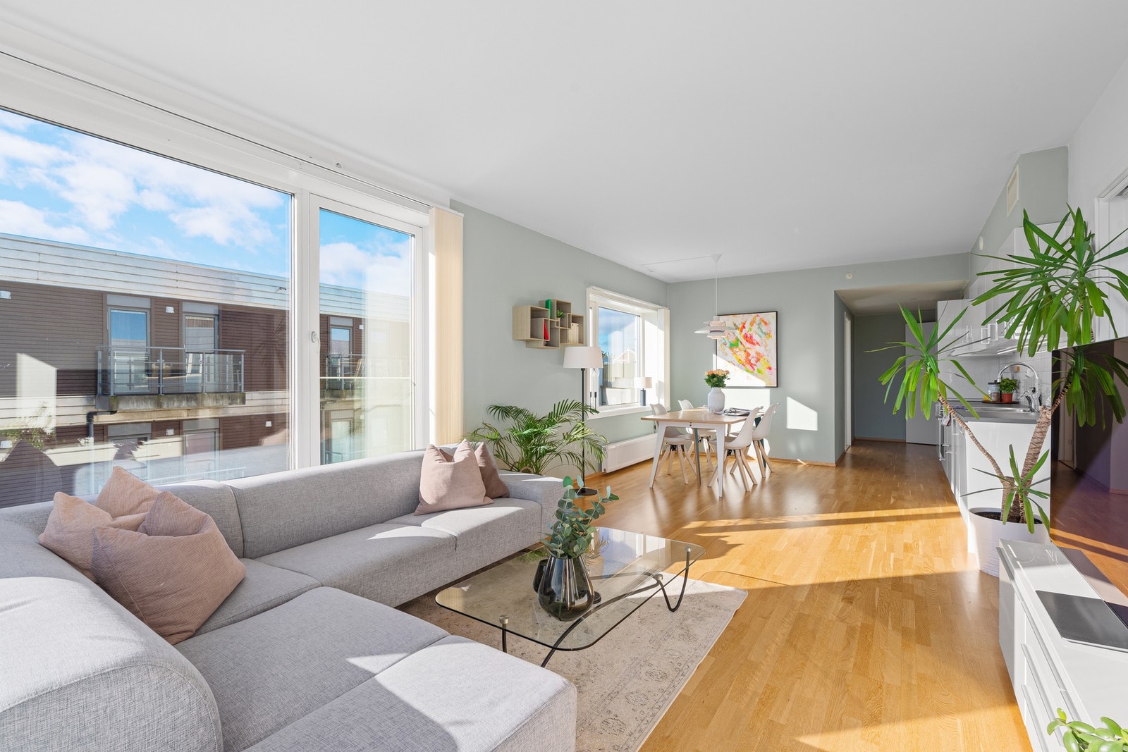 Leiligheten kan enkelt innredes i ulike soner. Galleribilde