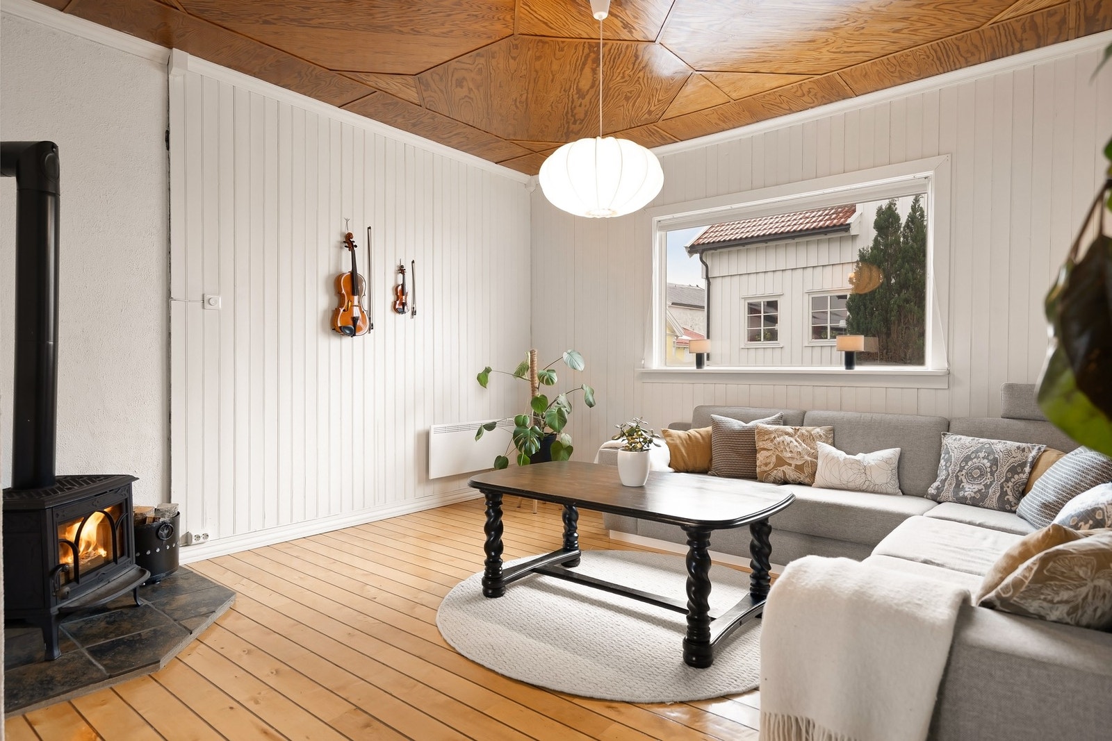 TV-stue med vedyr Galleribilde