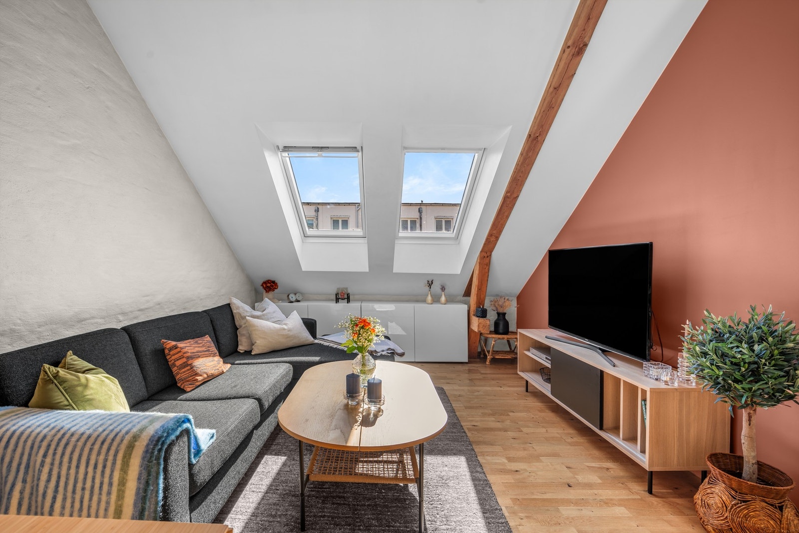 Schwensens gate er en tilbaketrukket og rolig gate, som likevel ligger meget sentralt til Galleribilde