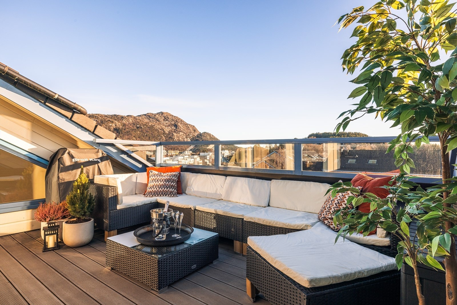 Takterreassen er på ca. 22m2 og er eksklusiv for leiligheten Galleribilde