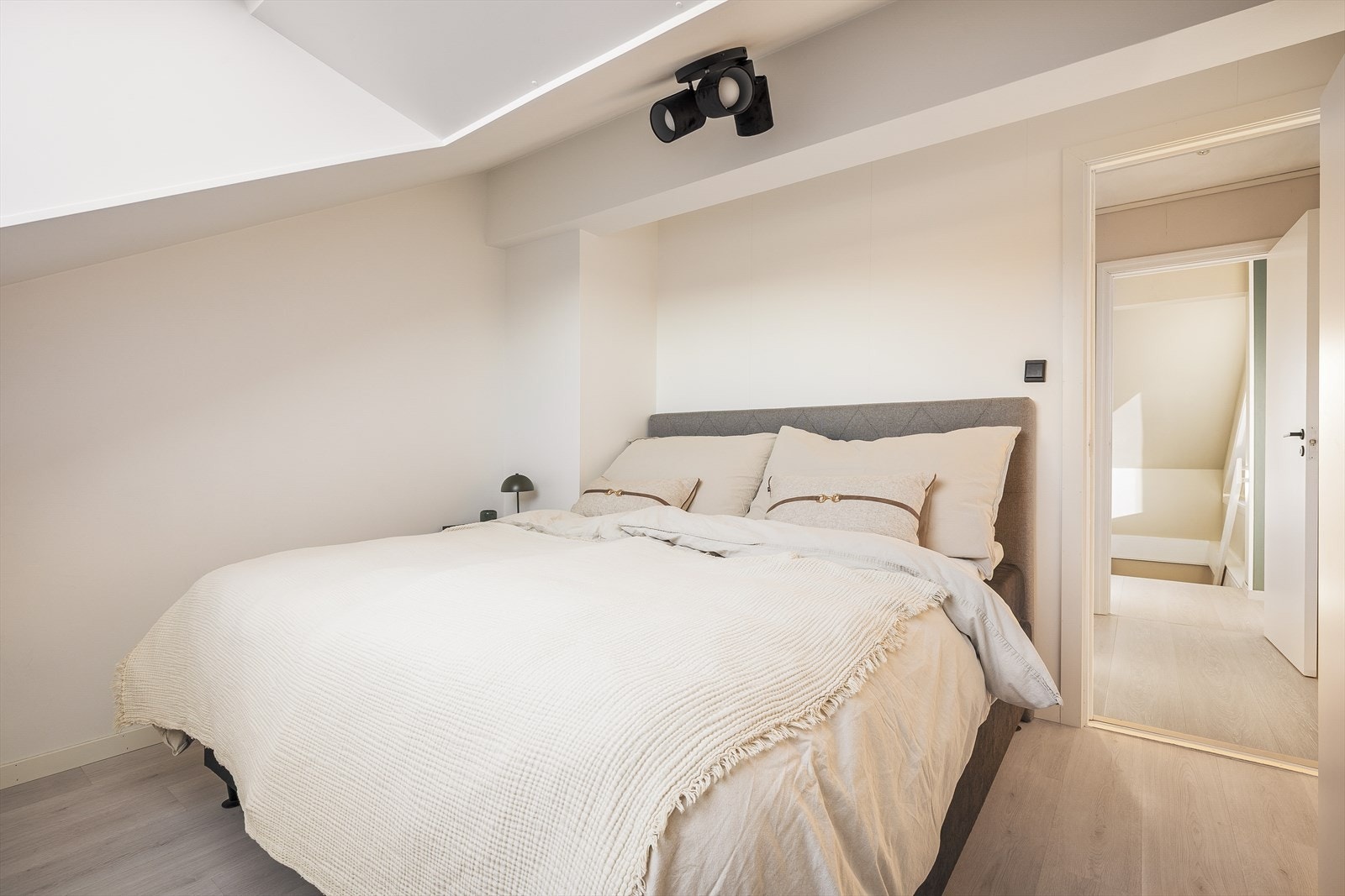 Soverom brukt som hovedsoverom Galleribilde