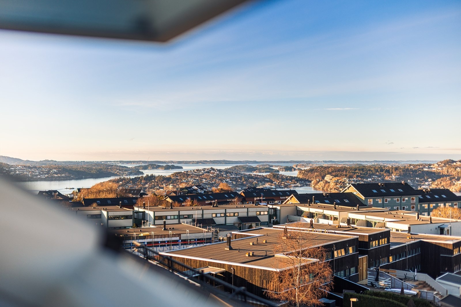 Flott utsikt fra stuevinduet Galleribilde