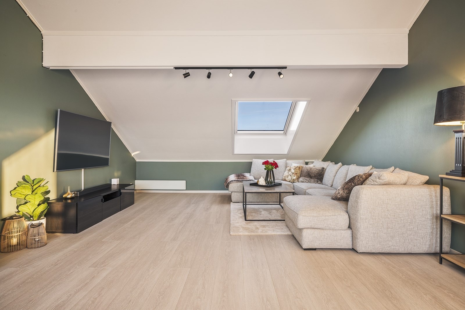 Sofaen finner sin naturlige plassering Galleribilde