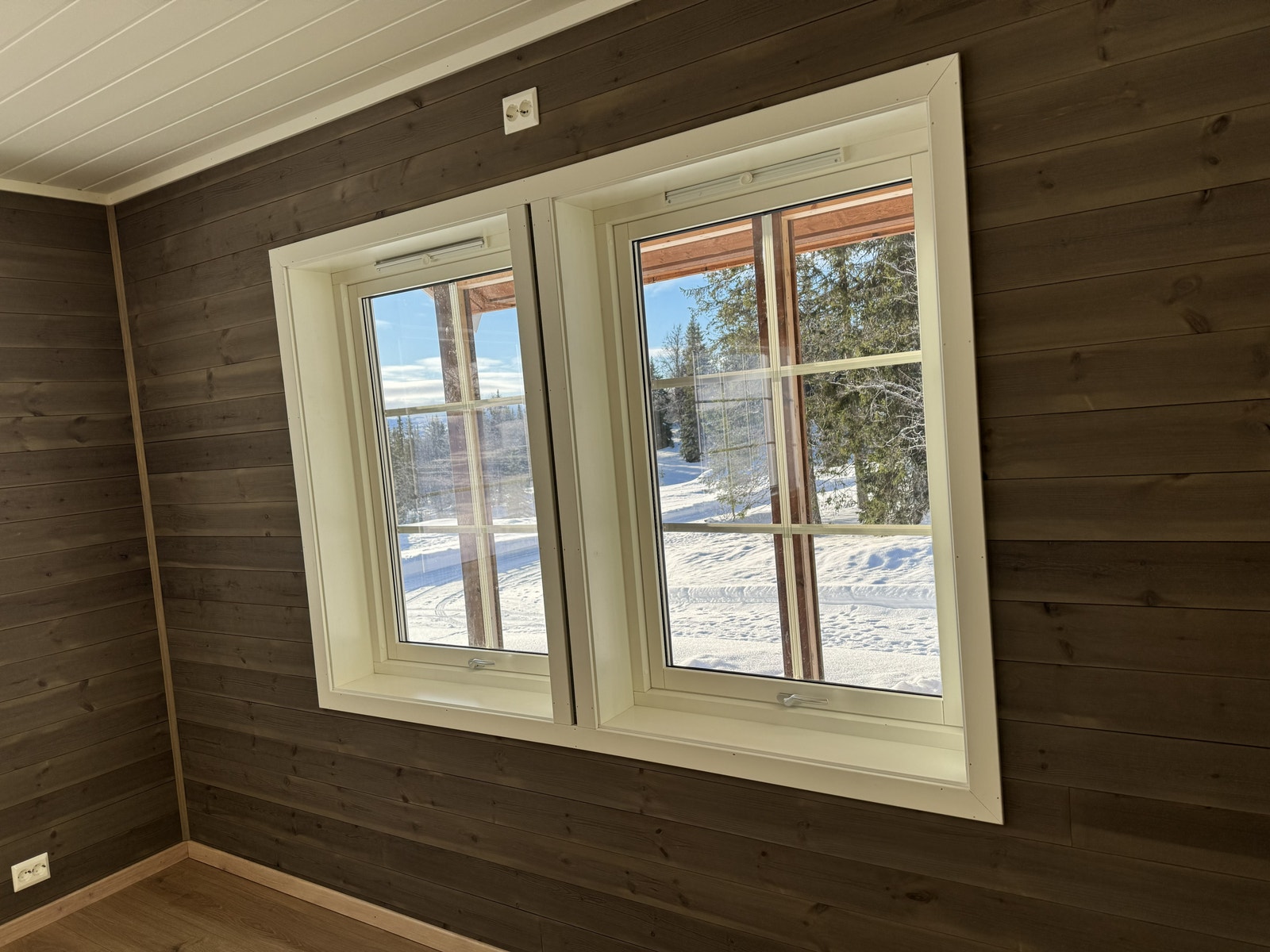 Godt med lysinnslipp i stue Galleribilde