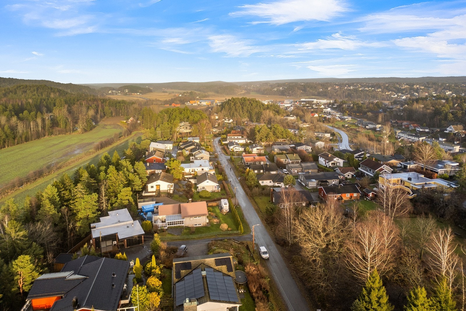 Dronebilde fra sør med utsikt mot nord. Galleribilde