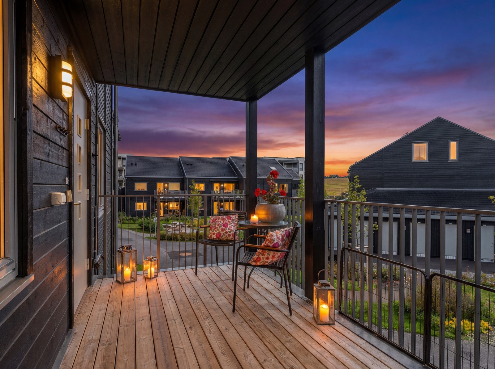 Leiligheten har to flotte verandaer. Som vender mot Øst og Vest. Galleribilde