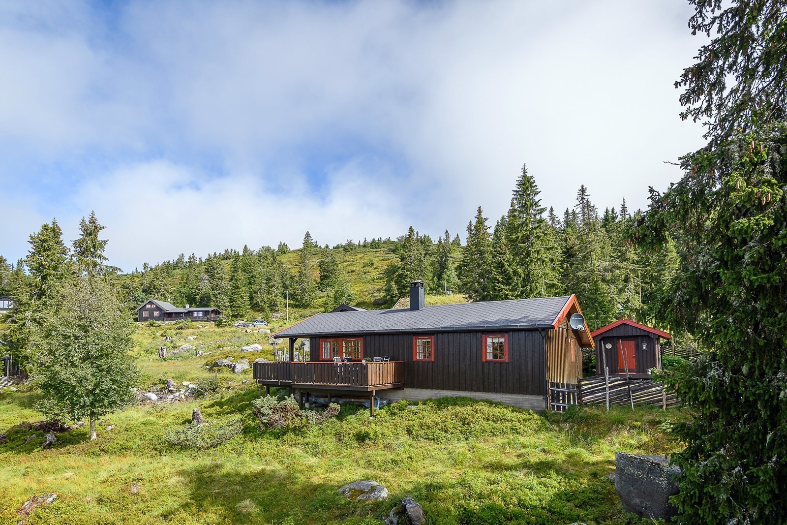 Eiendommen ligger i populære og etablerte omgivelser på Rømåsen. Galleribilde
