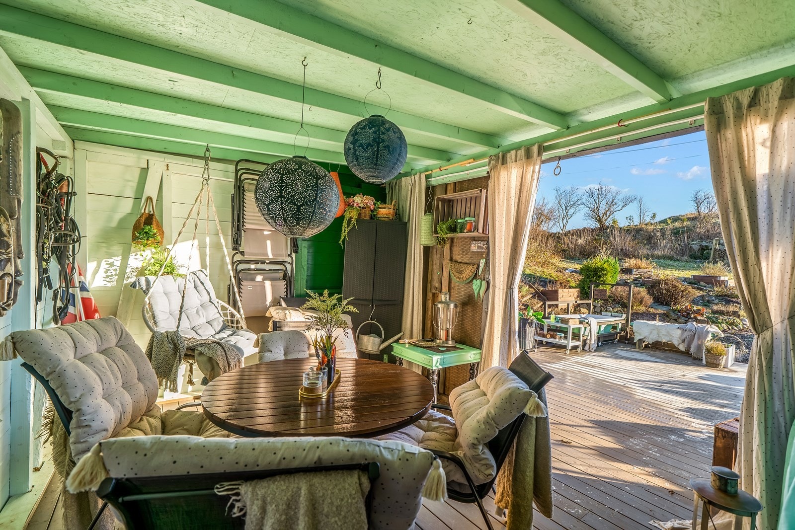 Overbygd del av terrassen. Galleribilde