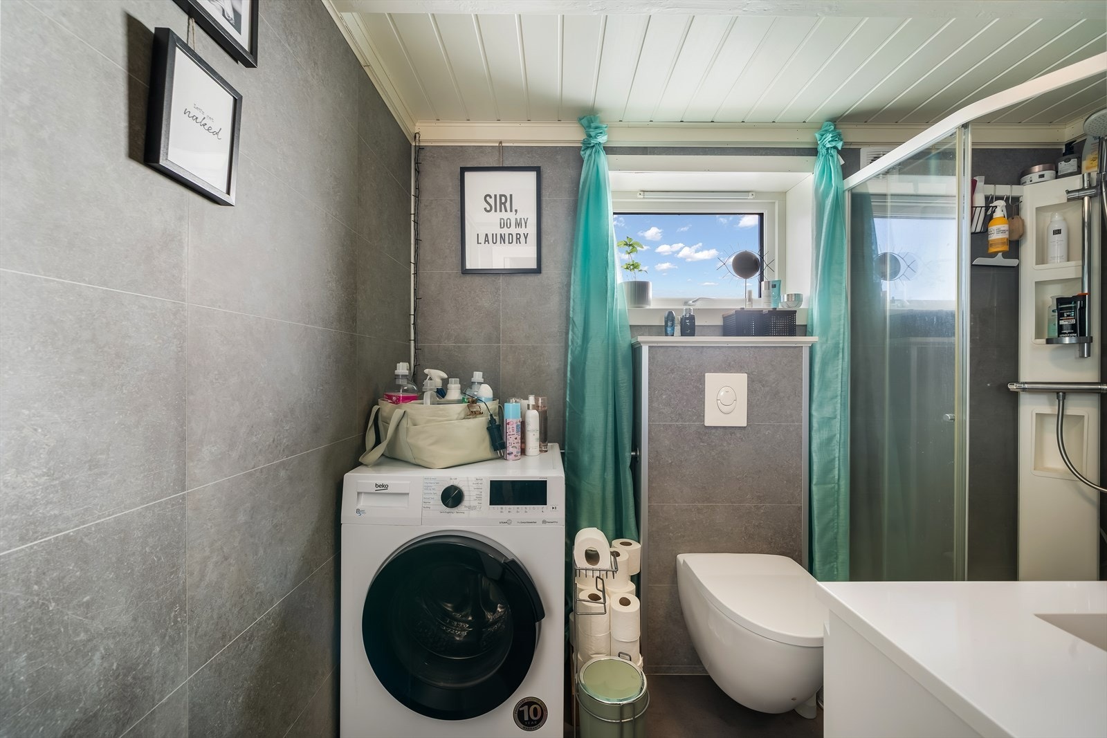 På badet er det i tillegg opplegg til vaskemaskin. Galleribilde