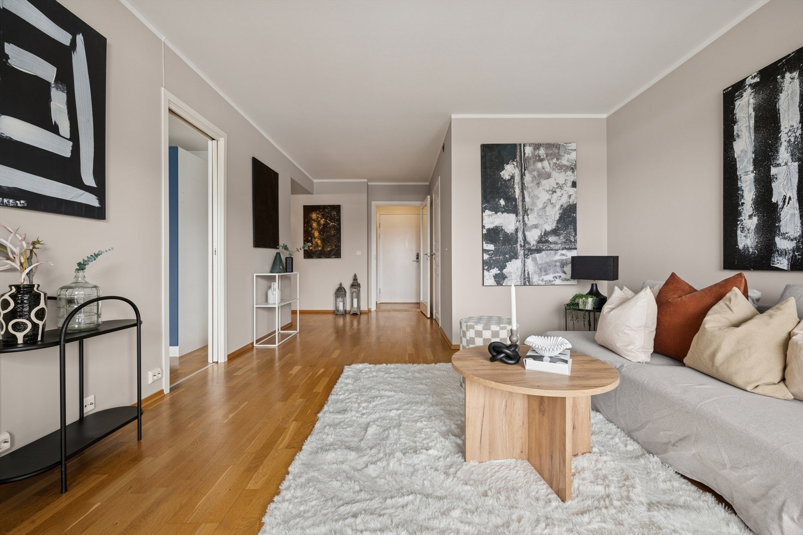 Leiligheten oppleves som lys, luftig og arealeffektiv. Galleribilde