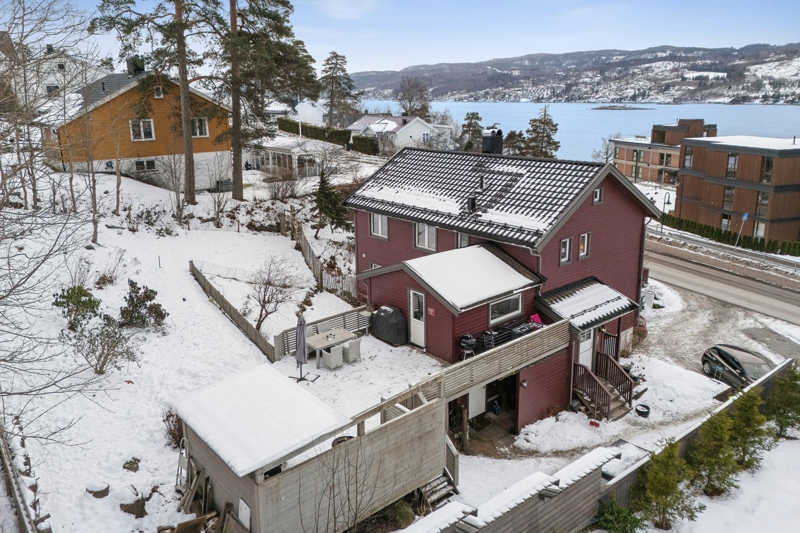Sentrumsnær beliggenhet i hjertet av Drøbak, kun ca. 300 meter fra Badeparken, strandområder og båthavn Galleribilde