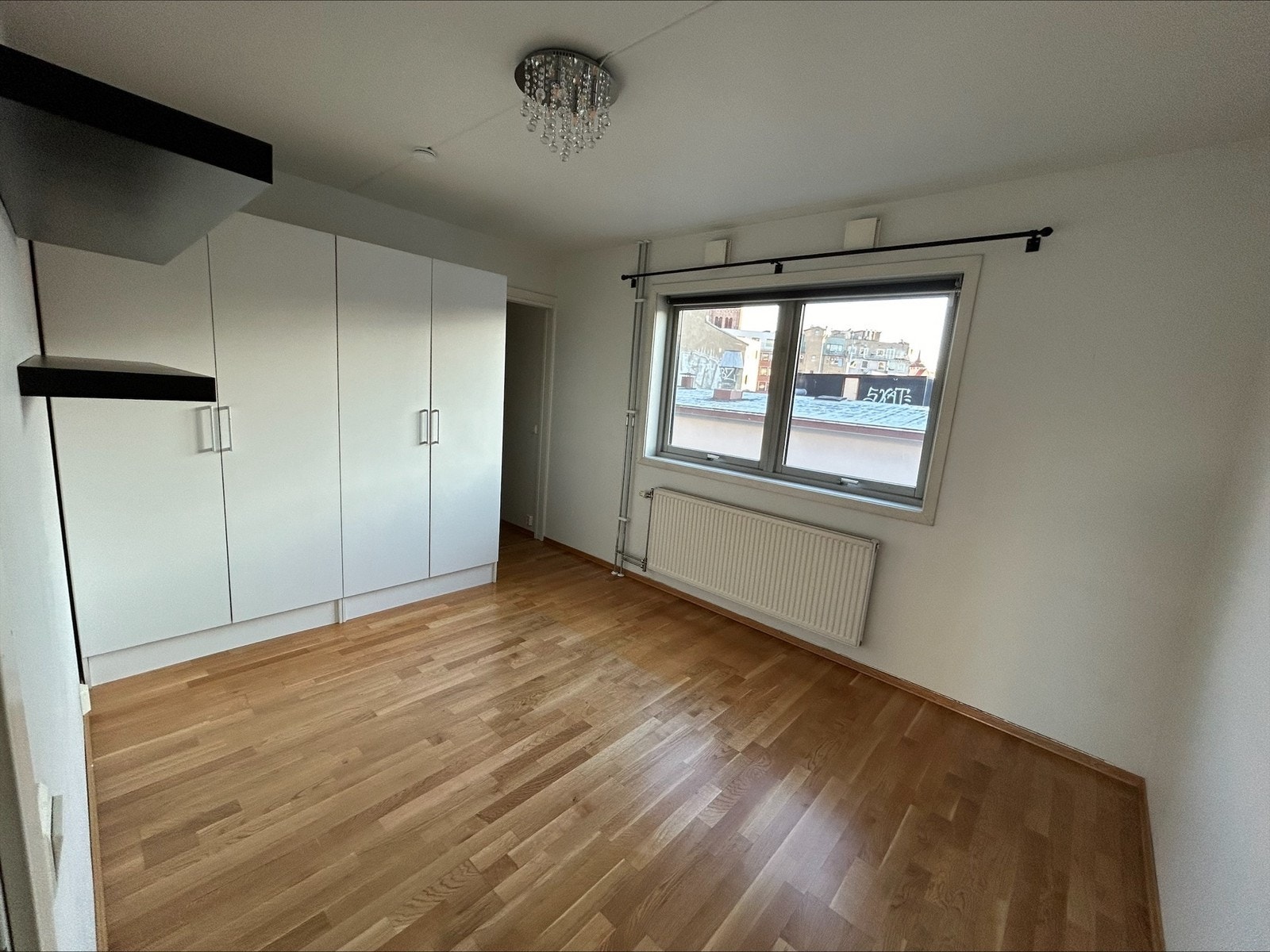 Soverom 1 - gode garderobemuligheter Galleribilde