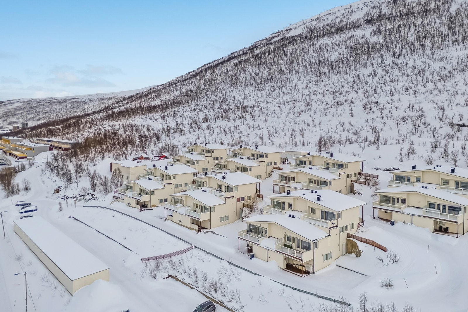 Månevegen ligger i et etablert og attraktivt boligområde øverst på Lunheim. Galleribilde