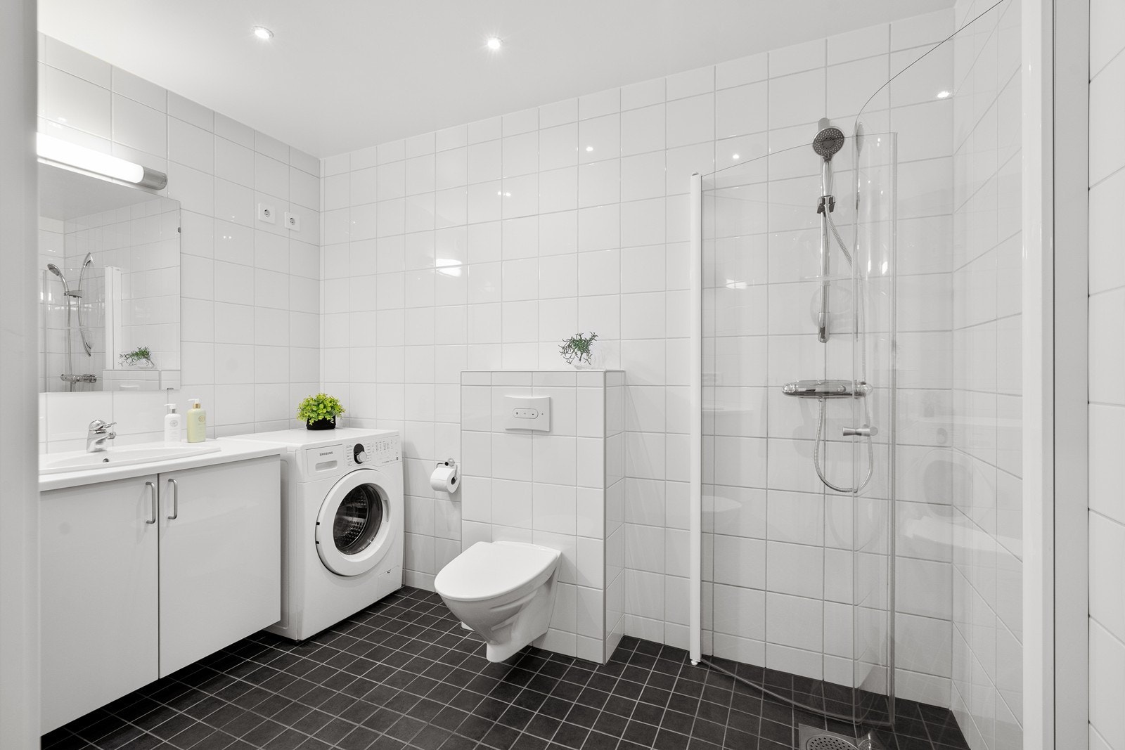 Helfliset bad/vaskerom Galleribilde