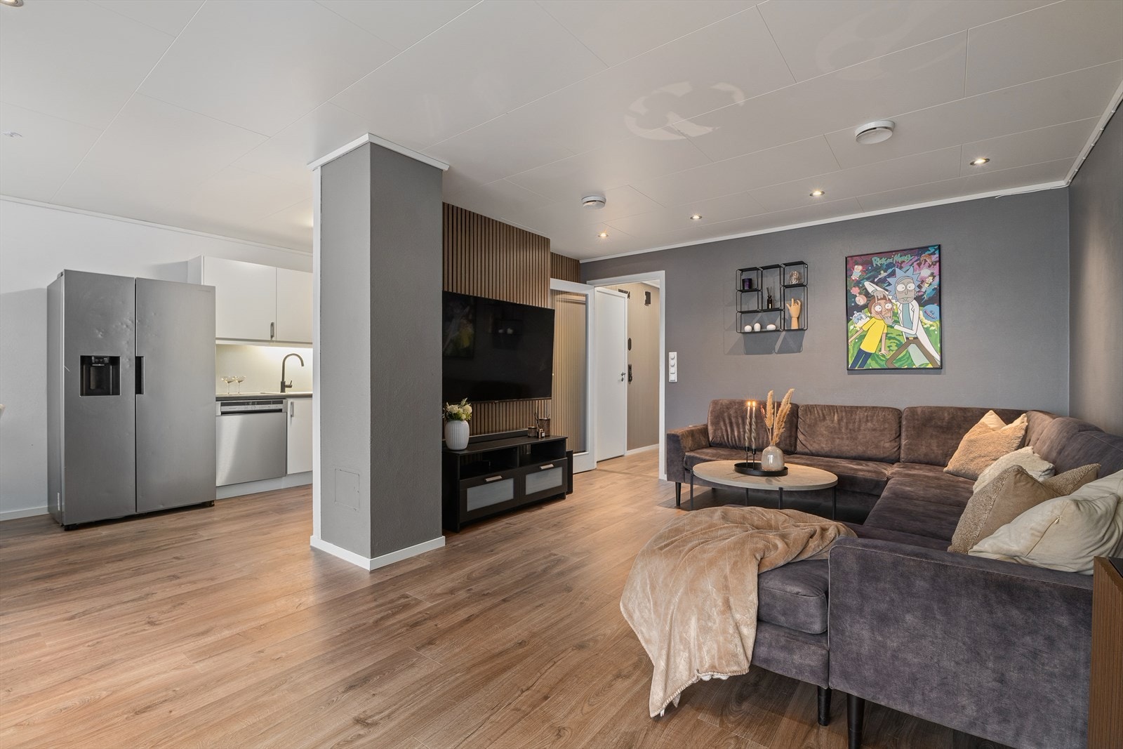 Leiligheten ligger i første etasje, har 2 soverom og stor vestvendt terrasse Galleribilde