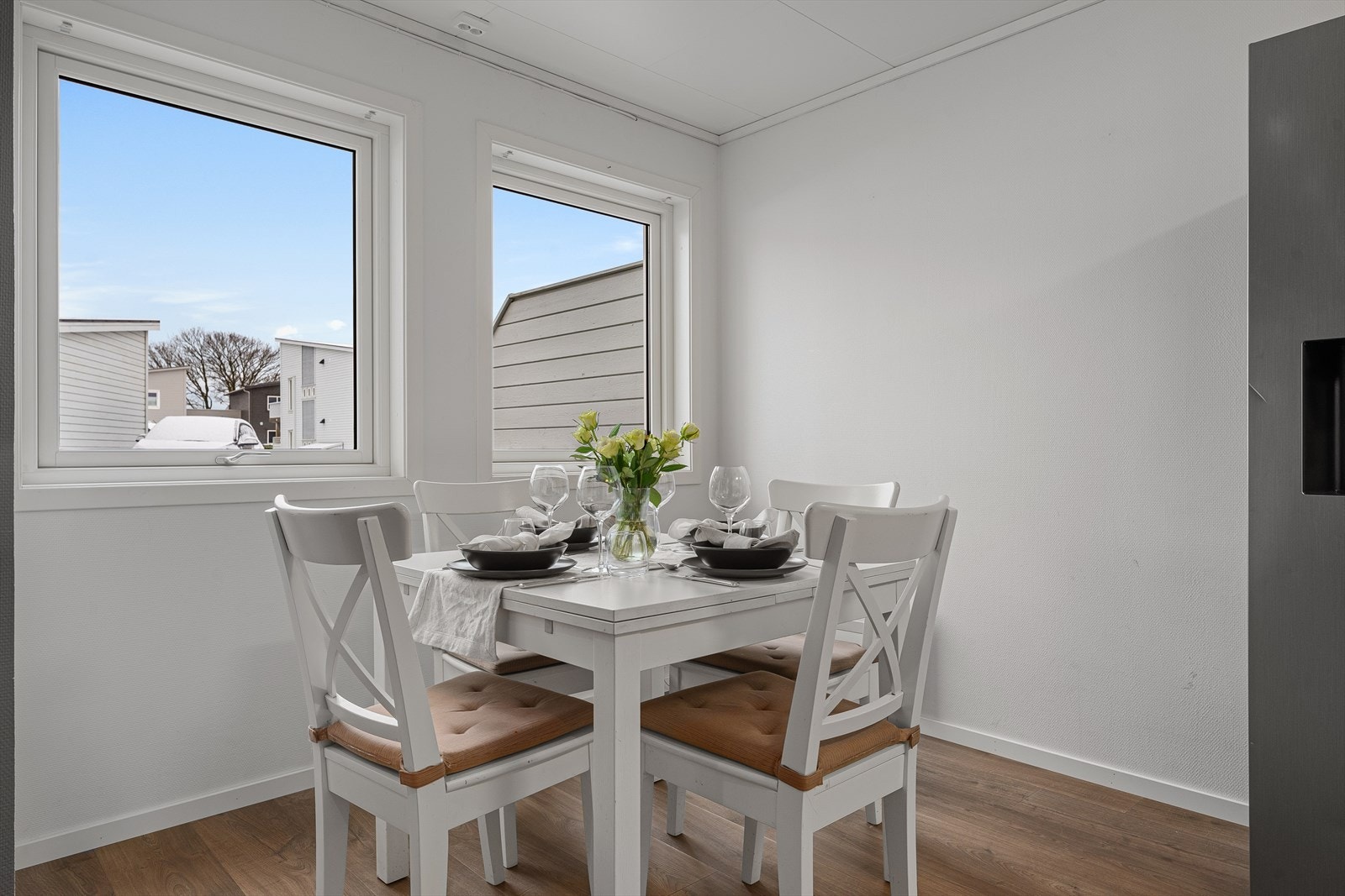 Naturlig plass til spisebord ved kjøkkenet Galleribilde