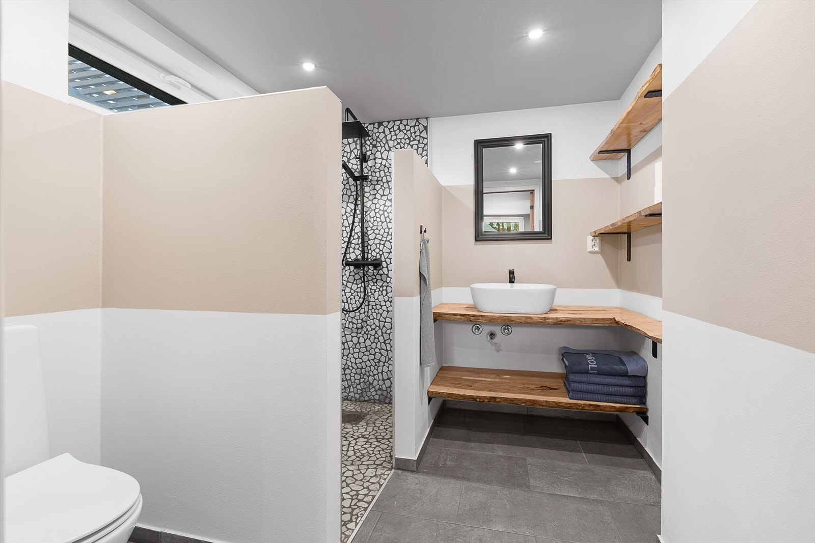 Bad i underetasje Galleribilde