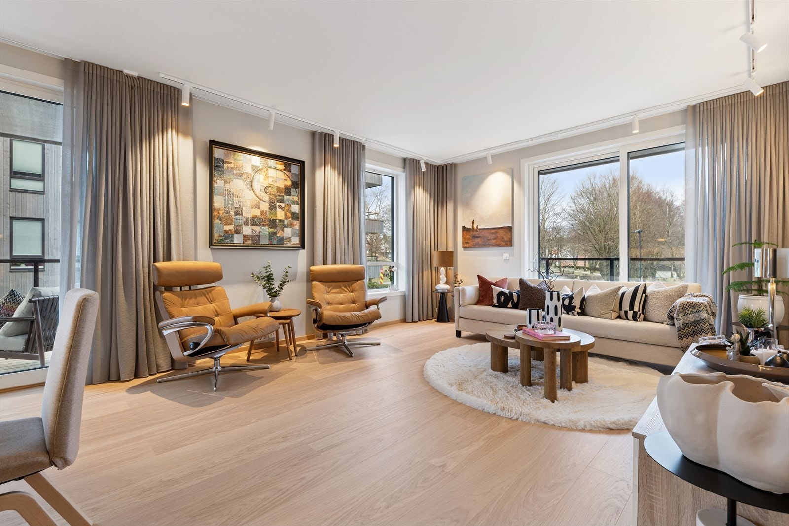 Telthusveien 28 presenteres av Tomas Hegre v/DNB Eiendom. Galleribilde