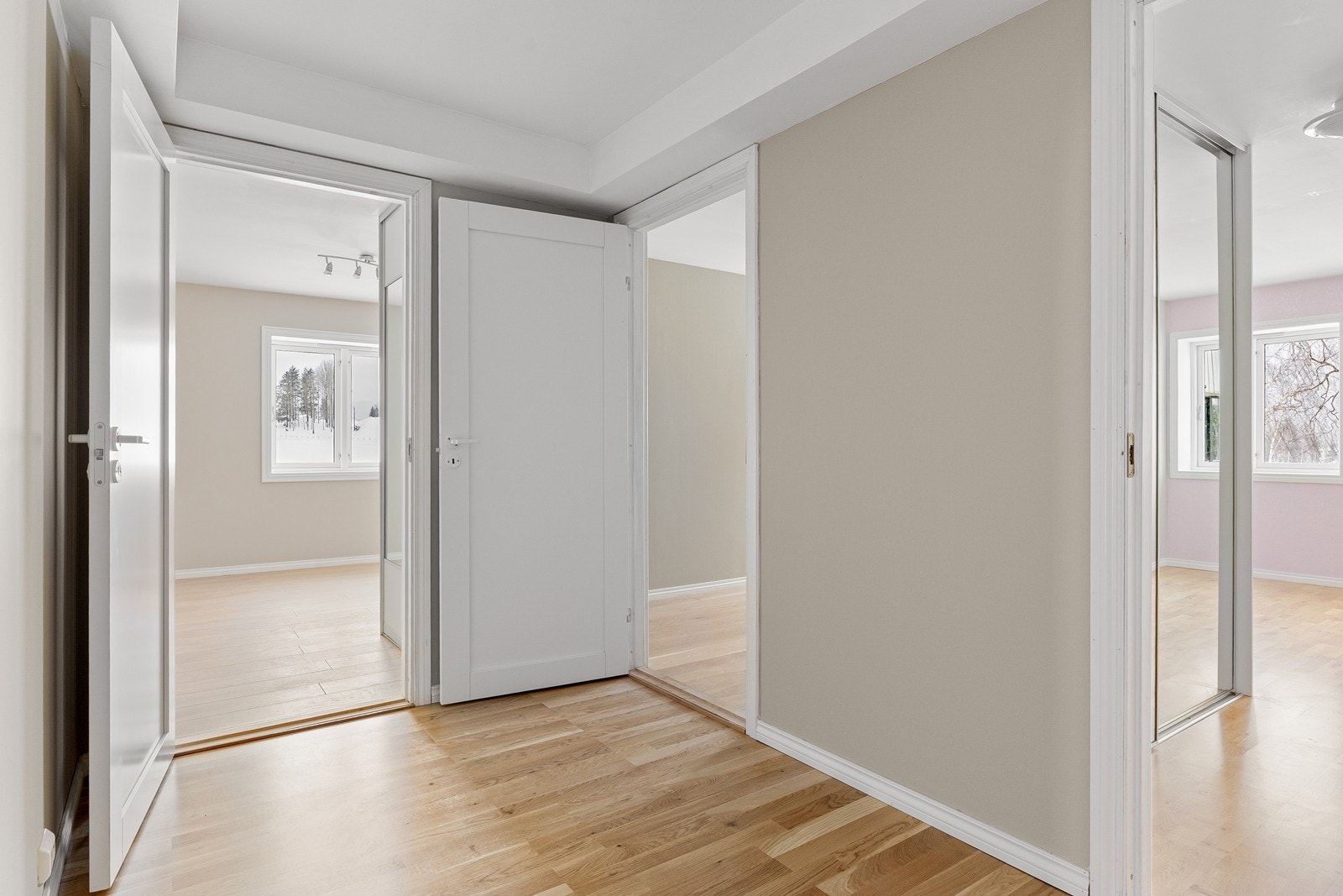 Leiligheten byr på 3 soverom med god størrelse. Galleribilde